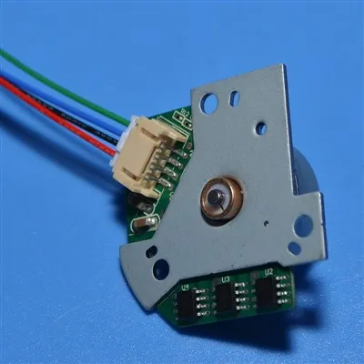 Motor s vanjskim rotorom