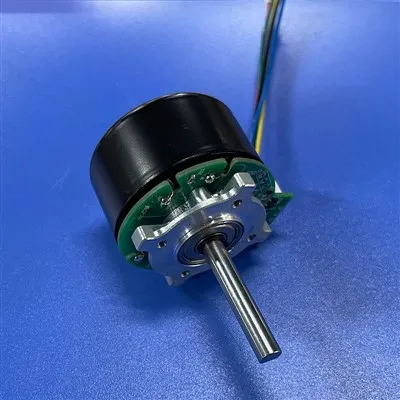 Outrunner motor bez četkica